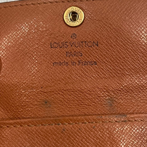 Authentic LOUIS VUITTON Key holder in Monogram - Picture 7 of 10